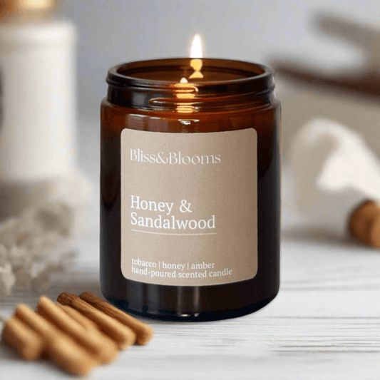 Honey & Sandalwood - Unveil the mystery with this enchanting candle scent, where the rich aroma of crushed tobacco intertwines with the sweetness of honey and a hint of exotic spices. Woody undertones add depth that enchants any space.Hand-poured using na