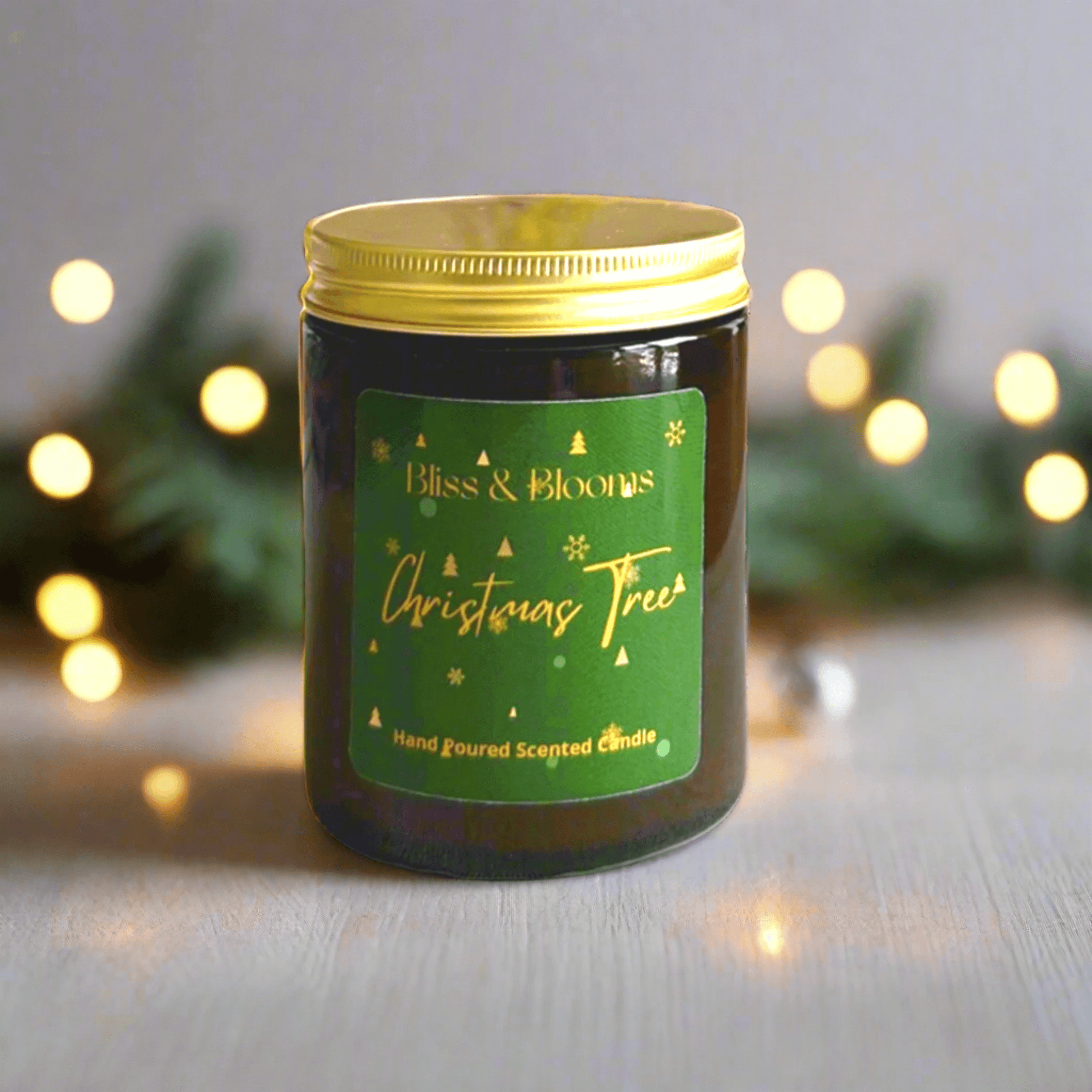 Christmas Tree Scented Candle, Immerse yourself in the unmistakable aroma of a freshly cut Christmas tree with this captivating candle. The rich, herbal fragrance of Siberian Pine takes centre stage, complemented by the zesty freshness of bergamot and a h