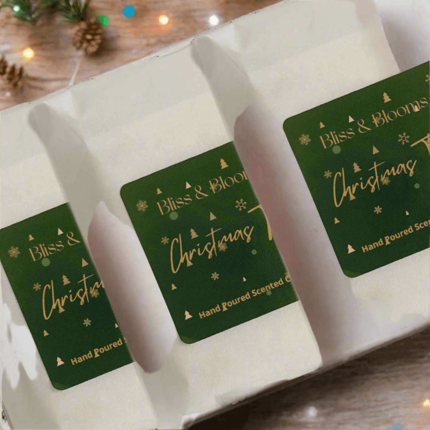 Christmas Pine scented wax melts. Offering a delightful aroma that captures the essence of a real Christmas tree. With a blend of Siberian pine, bergamot, spices, and a hint of eucalyptus, this fragrance provides a balanced and refreshing herbal scent tha