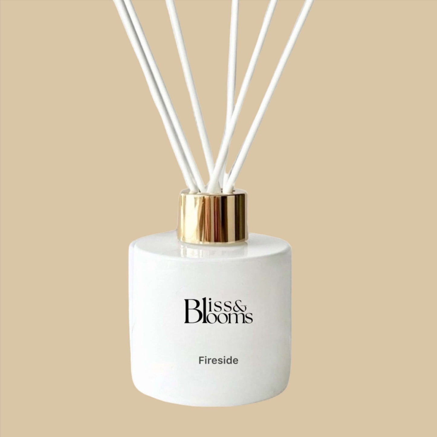 Fireside - A cosy, smoky aroma of a fireside pairs perfectly with bright citrus notes, and a touch of earthy sophistication. This diffuser creates a welcoming ambiance, with an evoking fresh twist of lemon leaf and bergamot.Perfect for those seeking a hig