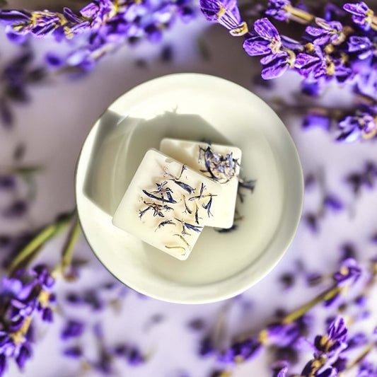 Lavender - The herbaceous scent of lavender is perfect for relaxation, a tranquil escape with its soothing,r a long day,filling your space with a comforting fragrance that enhances serenity.Perfect for those seeking high-quality luxury wax melts. Hand-poured using natural rapeseed and coconut wax and delicately placed dried botanicals. Weight: 70 g Net. Pack burn time approx *48+ hours